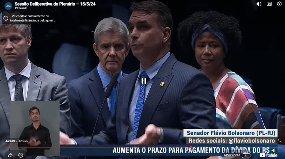 Flávio Bolsonaro estava no Brasil na época da "Noite das Astronautas" promovida por Vorcaro em Nova York