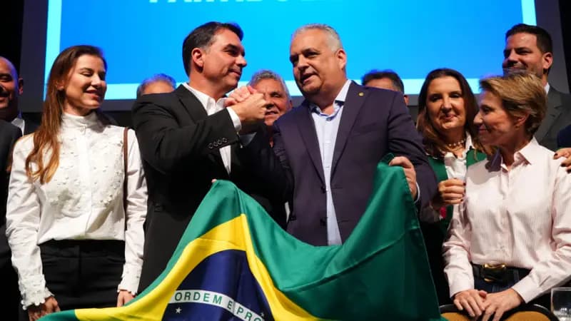 PT NÃO TEM LIMITE: "Deixaria sua filha sozinha com o vice de Flávio?", posta PT
