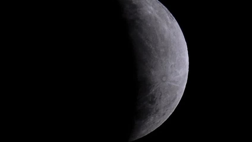 ECLIPSE PARCIAL DA LUA NO BRASIL: Saiba os horários e como observar o fenômeno