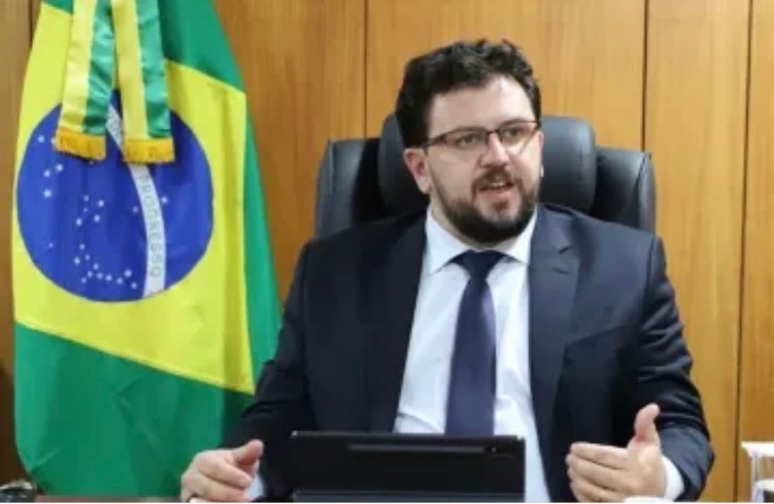 Ex-chefe de gabinete de Lula admite ter recebido recurso e nega ilegalidade
