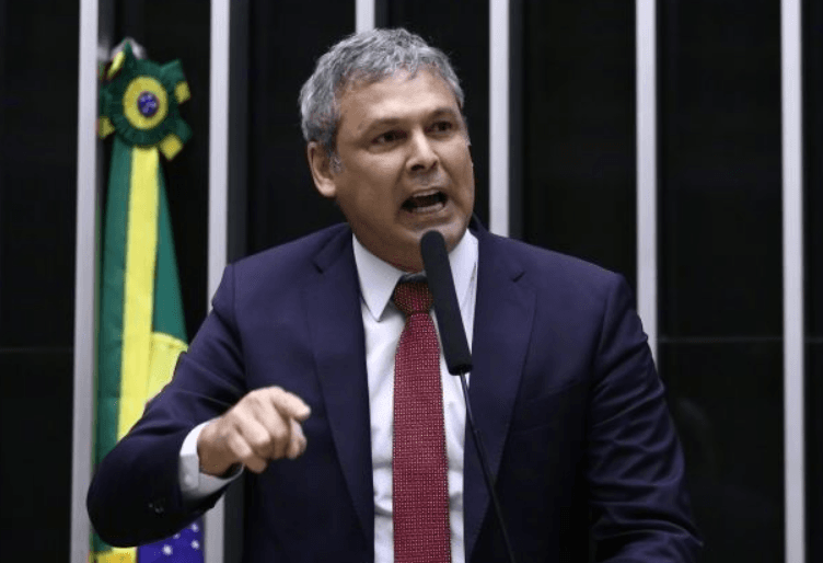 Lindbergh pede ao STF nulidade de depoimento que o acusa de armação contra Alfredo Gaspar