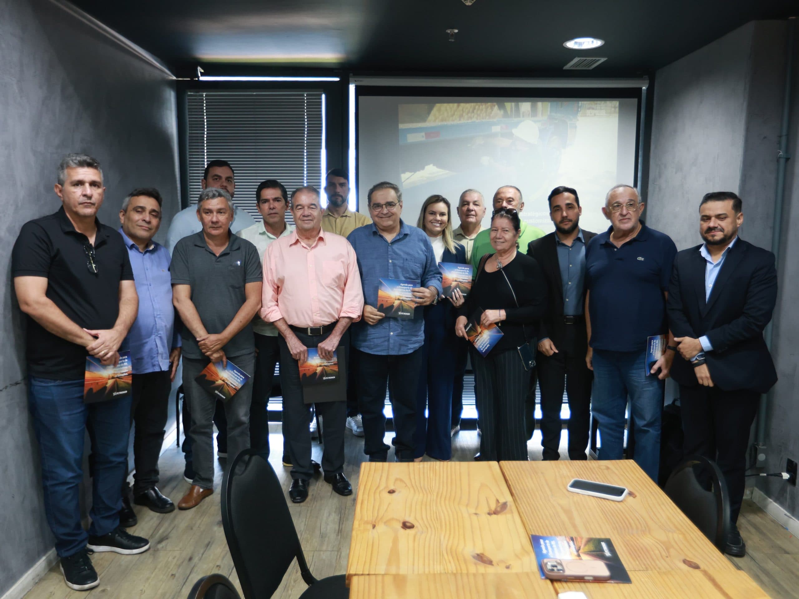Álvaro Dias: “Queremos um sistema de transporte que funcione com tecnologia, modernidade e conforto”