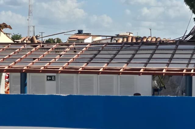 Teto de escola municipal inaugurada há 20 dias desaba em Mossoró