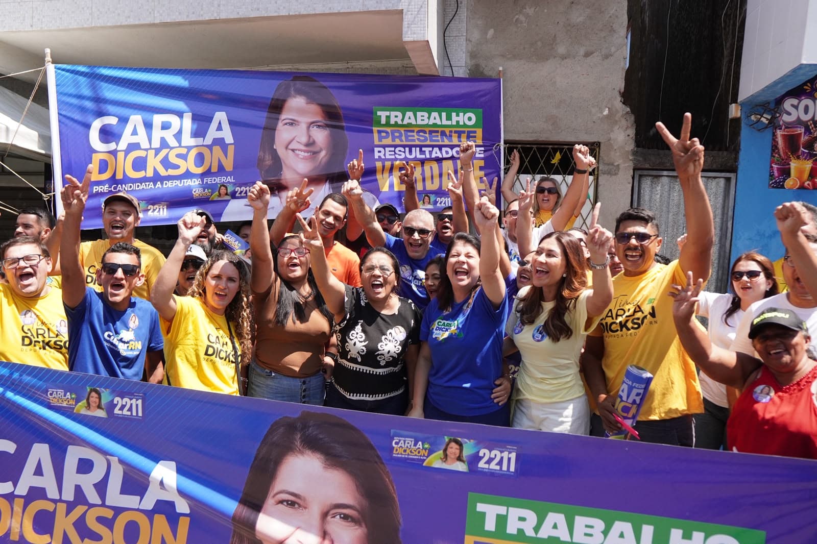 Adesivaço nas zonas Norte e Sul de Natal marca largada da campanha da deputada Carla Dickson