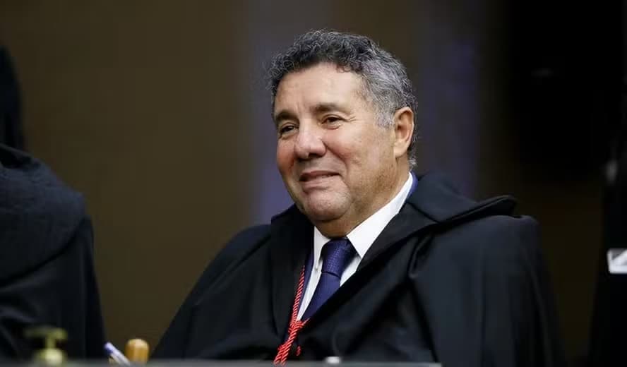 Desembargador recebe R$ 70 mil e mostra saldo de R$ 96 para defender salário: “Muito trabalho, suor e, acima de tudo, honra”
