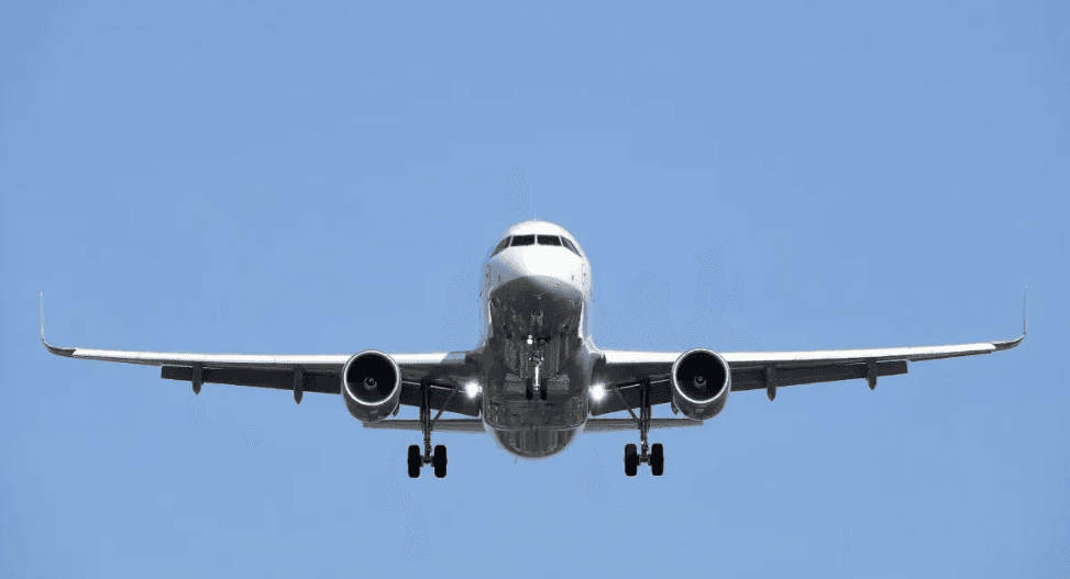 Projeto aprovado na Câmara permite converter milhas aéreas em dinheiro; texto segue para análise no Senado