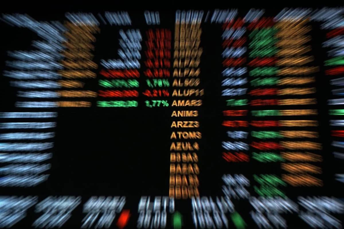DEVE SER PORQUE ESTÁ TUDO ÓTIMO: JPMorgan rebaixa recomendação do Brasil; dólar dispara e Bolsa afunda