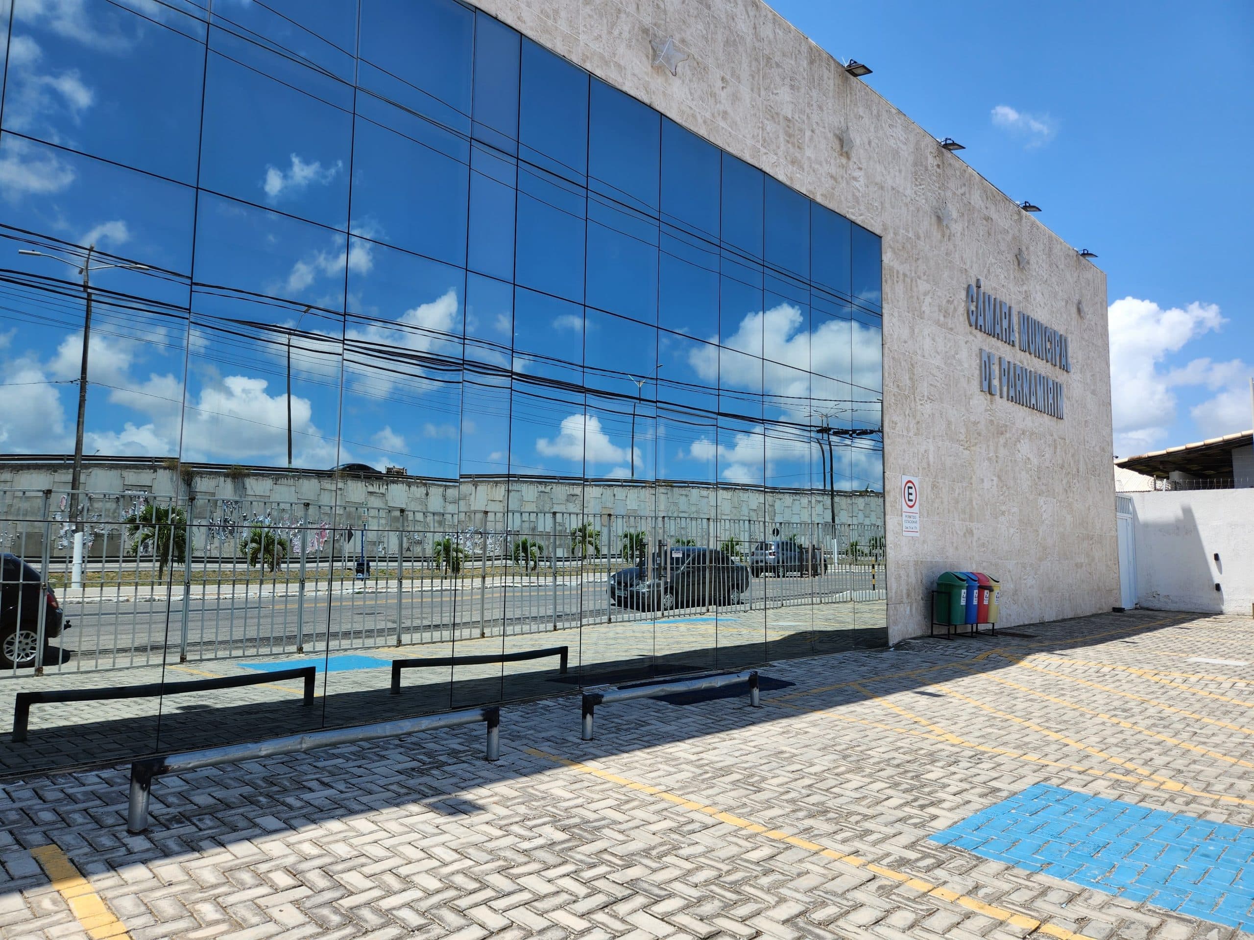 Câmara Municipal de Parnamirim gasta quase R$ 1 milhão com combustível e locação de veículos em 2025