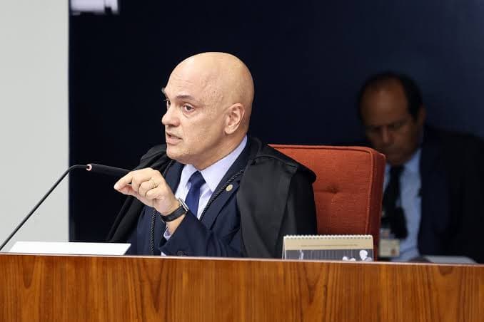 Moraes diz que modelo eleitoral brasileiro faliu e defende migração para o voto distrital misto