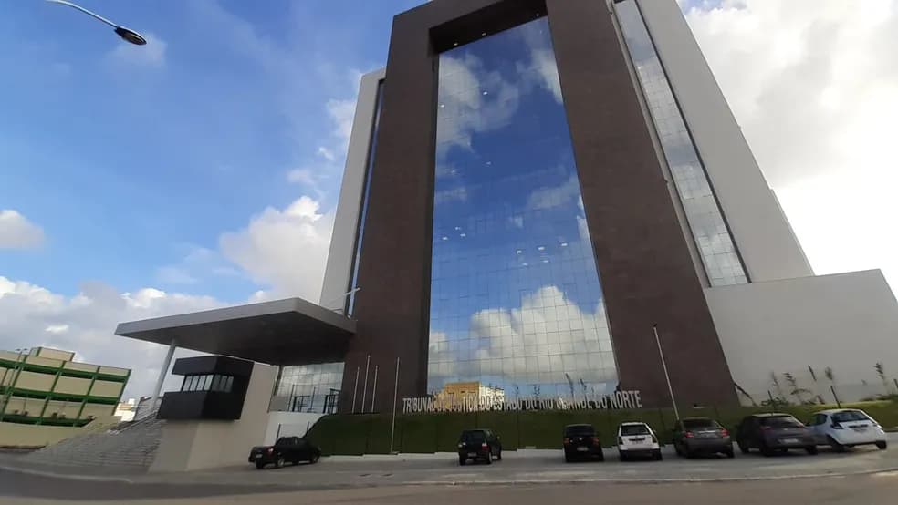 TJRN aumenta multa e determina desconto de dias parados na greve dos professores em Natal