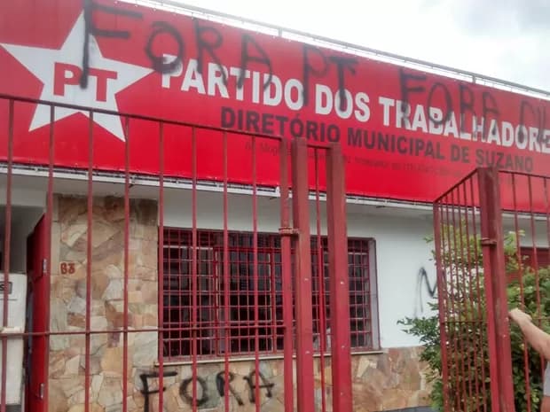 PT ENCOLHEU: Partido chega a 2026 com menor número de candidaturas desde 1994