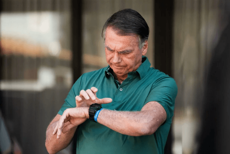 Prazo de 30 dias imposto por Moraes encerra e defesa comunica ao STF sobre retomada de visitas a Bolsonaro