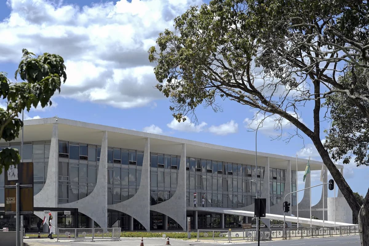 TARIFAÇO: Governo Lula abre processo de reciprocidade contra EUA