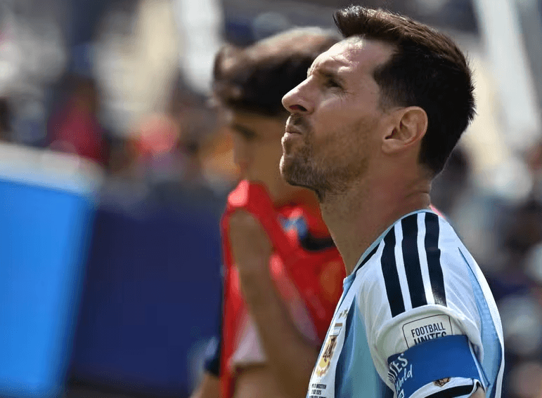 Relatório de grupo coordenado pelo FBI revela plano para tentar matar Messi durante Copa do Mundo, diz jornal
