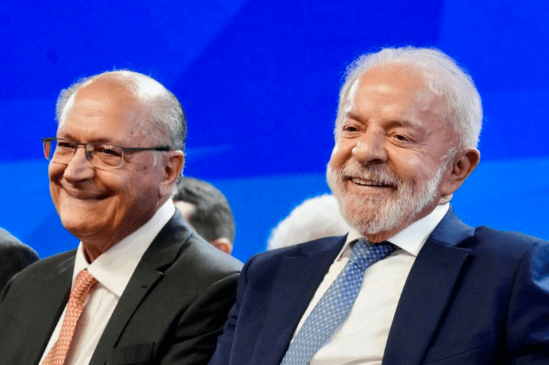 Novo pede cassação de chapa Lula-Alckmin por desfile da Acadêmicos de Niterói que homenageou o presidente; legenda aponta abuso de poder político e econômico