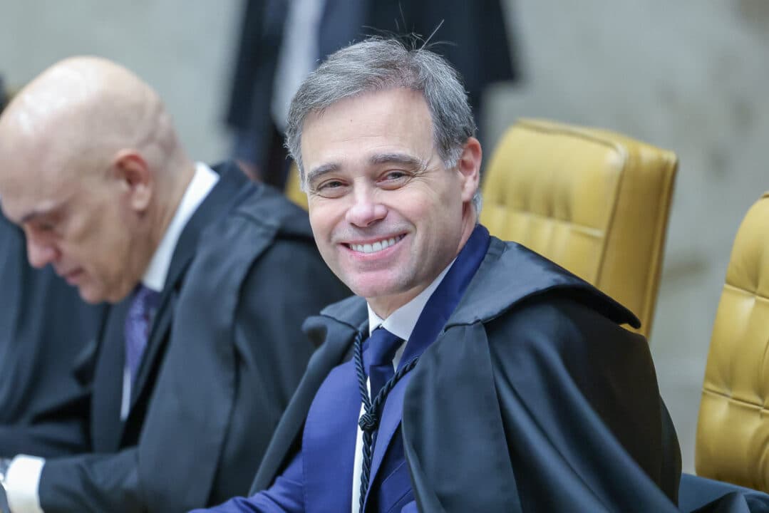 ‘LIÇÃO BÁSICA': Mendonça manda recado a Moraes e Dino em decisão sobre vazamentos
