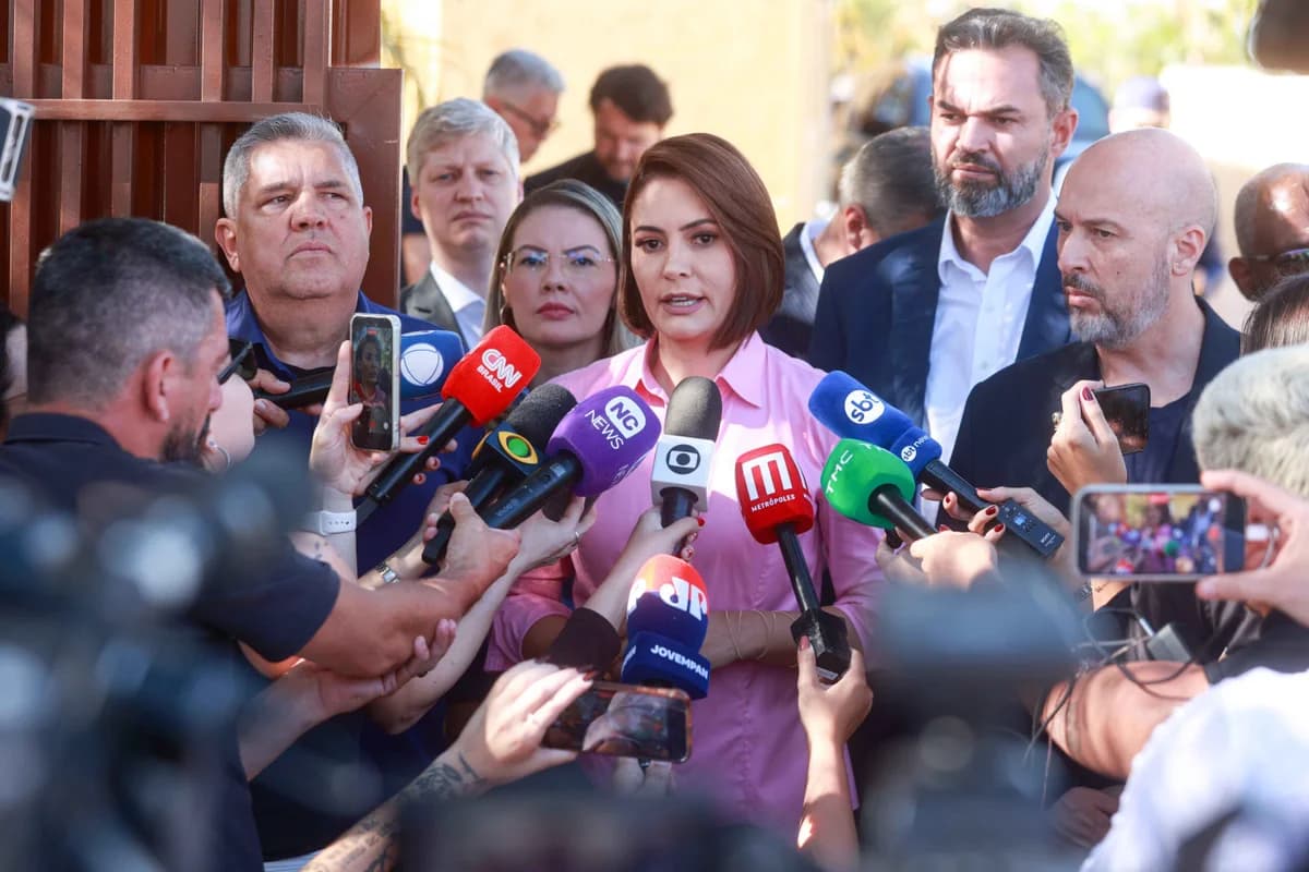 [VÍDEO] “Colocamos uma pedra”, diz Michelle sobre brigas com Flávio Bolsonaro
