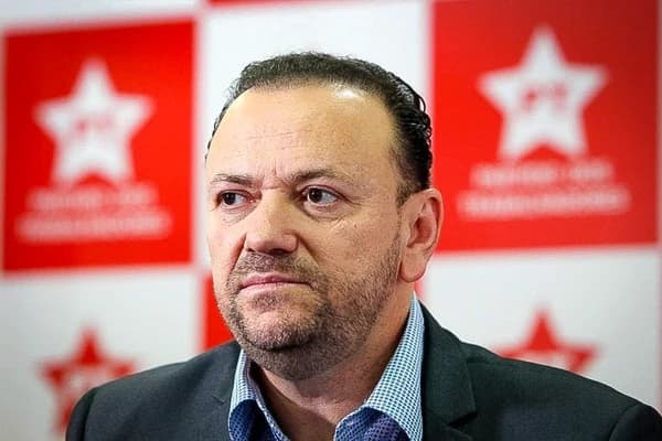 Patrimônio de presidente nacional do PT aumenta R$ 900 mil em 6 anos