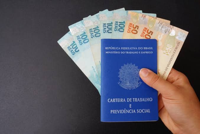 Governo Federal propõe salário mínimo de R$ 1.741 em 2027