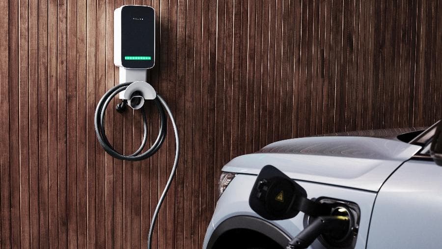 NOVOS TEMPOS: Avanço de carros elétricos transforma carregadores em ponto de disputa em condomínios; frota desse tipo de veículos passa de 6 mil no RN
