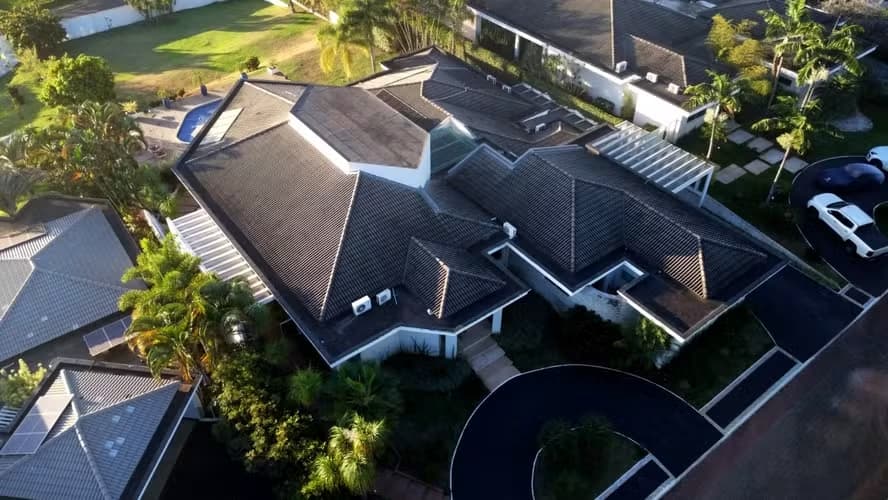 CASA DO LOBBY: Lulinha e lobista usavam mansão em Brasília para encontros com ex-chefe de gabinete de Lula