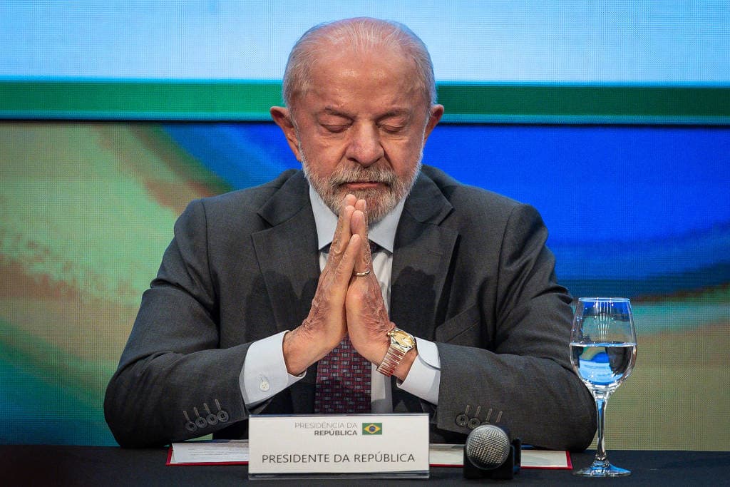 DORA KRAMER: Lula e PT chegam à reta final “míopes aos erros” e sem autocrítica