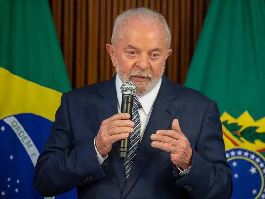 A 17 dias da eleição, Lula anuncia reajuste no Bolsa Família; valor mínimo sobe para R$ 691