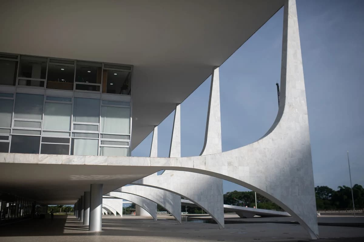 Delator que movimentou R$ 1,3 bilhão em esquema do Banco Master registrou entrada no Palácio do Planalto