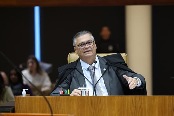 FALTA DE LEGITIMIDADE: Dino diz que partido Novo não poderia pedir afastamento do chefe da PF