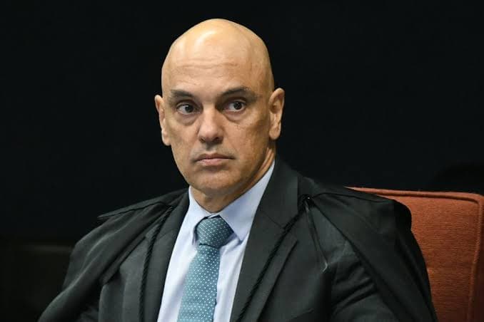 Moraes se declara impedido de julgar ação que envolve esposa e Vorcaro