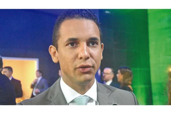 TRE-RN multa Allyson Bezerra em R$ 53 mil por alterar percentual de Álvaro Dias em pesquisa divulgada no Instagram