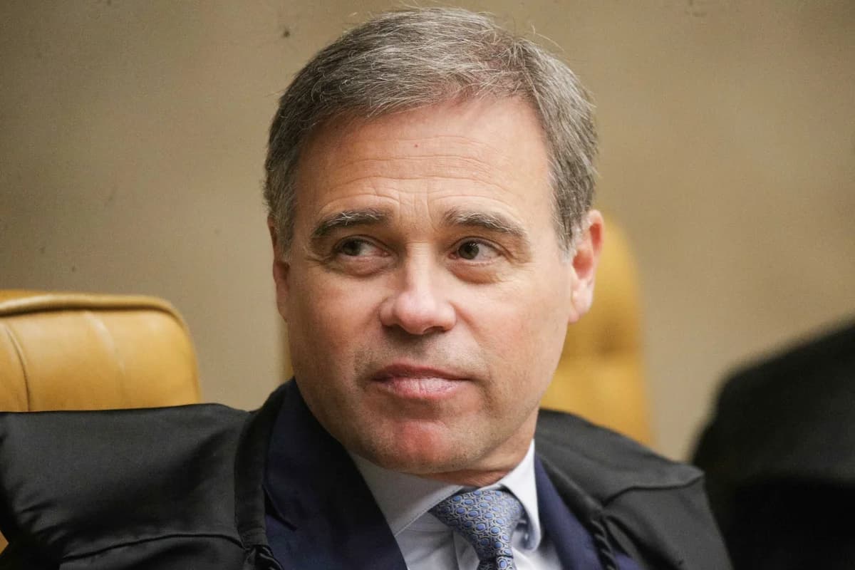 André Mendonça suspende inserção de Lula com o "Rap do Silva" por falta do nome de Alckmin