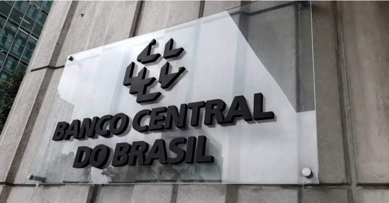 JUROS SEGUEM ALTOS: Copom corta Selic para 13,75% ao ano na última reunião antes das eleições