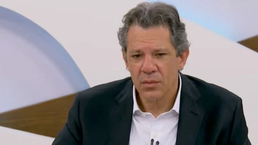 "Capaz de eu ter foto até com o Flávio Bolsonaro", diz Haddad sobre registro com Roberta Luchsinger