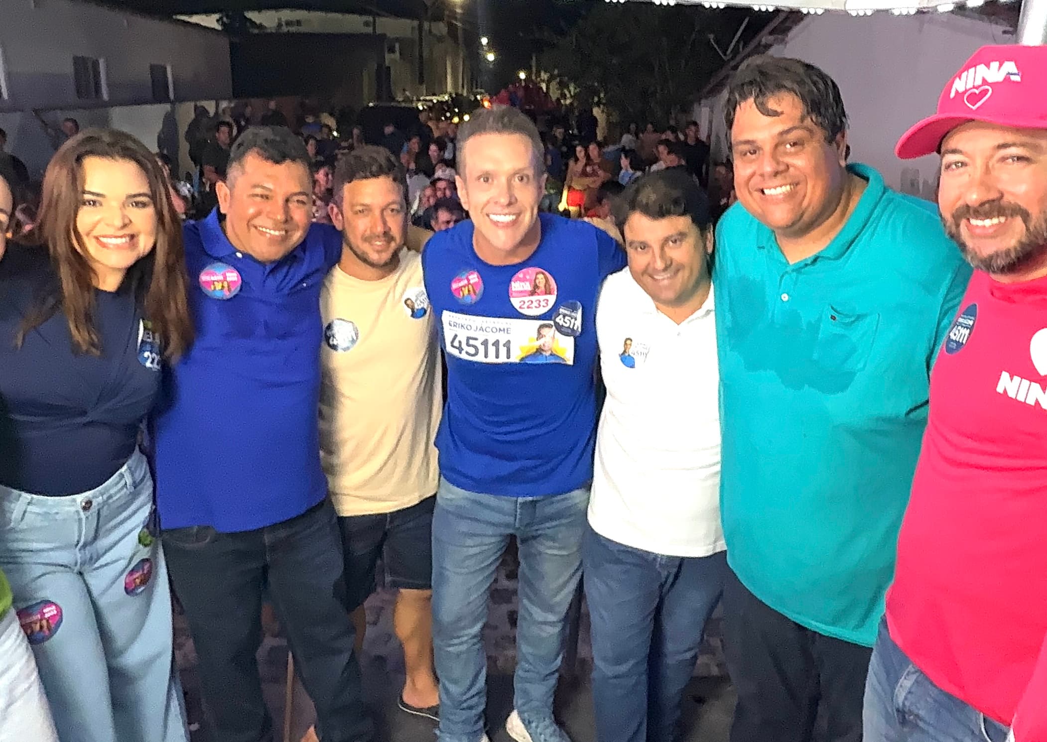 Gil do Feijão reúne milhares de pessoas em Santo Antônio em arrastão com carreata para Eriko Jácome e Nina