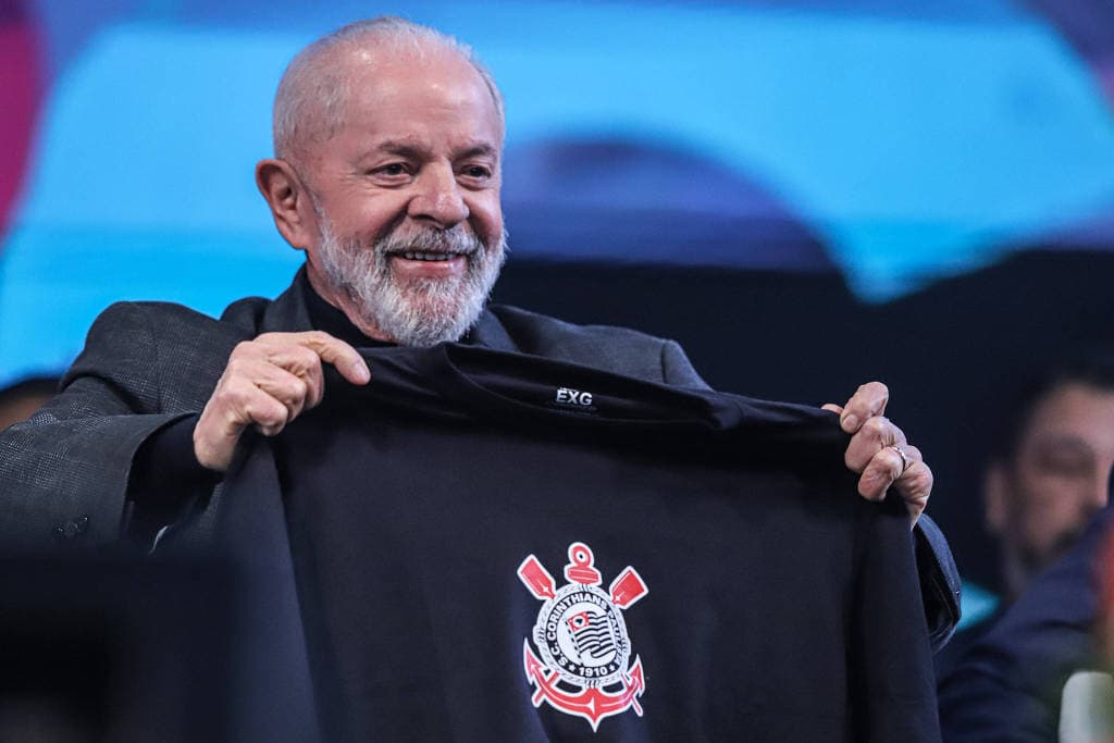 “OS CLUBES QUE SE VIREM”: Lula rebate times, nega prejuízo com fim das bets e manda usar lei das SAFs