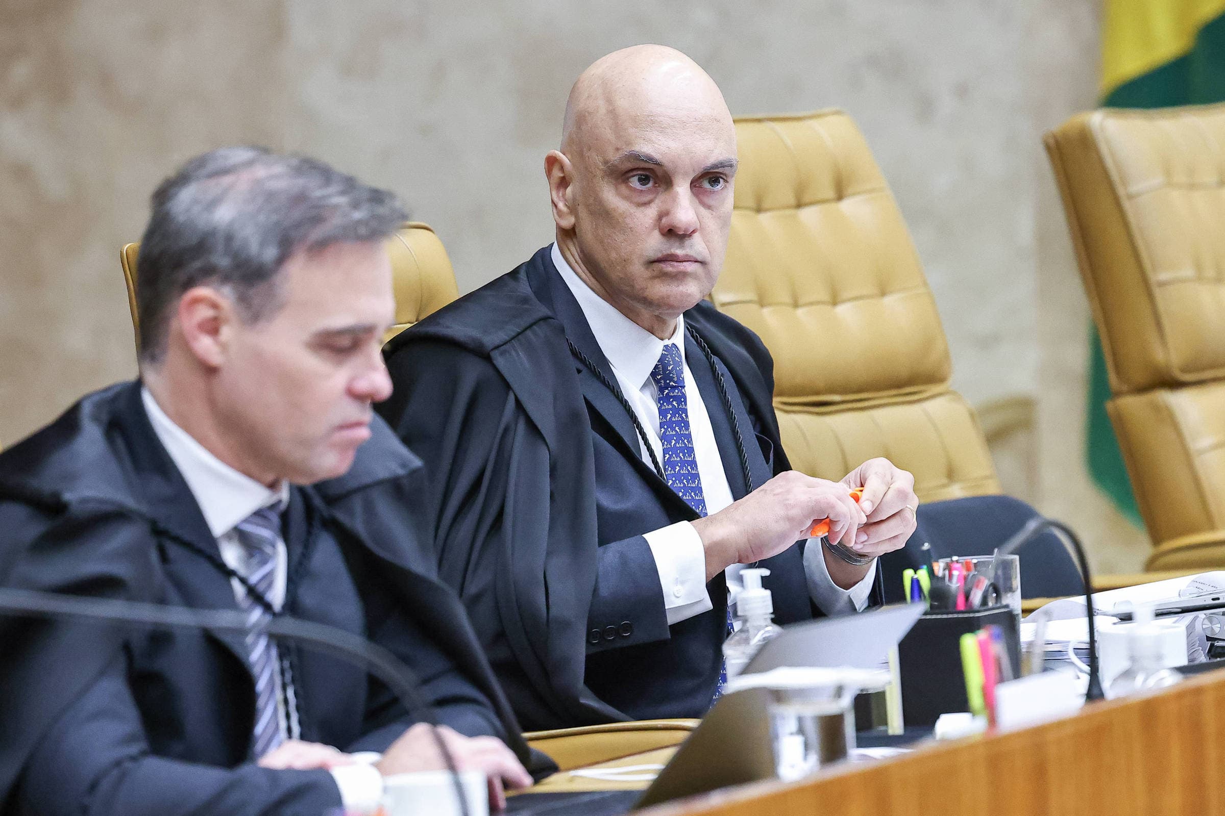 CRISE NO STF: Ministros ameaçam expor "podres" de toda a Corte se julgamento mirar apenas Alexandre de Moraes