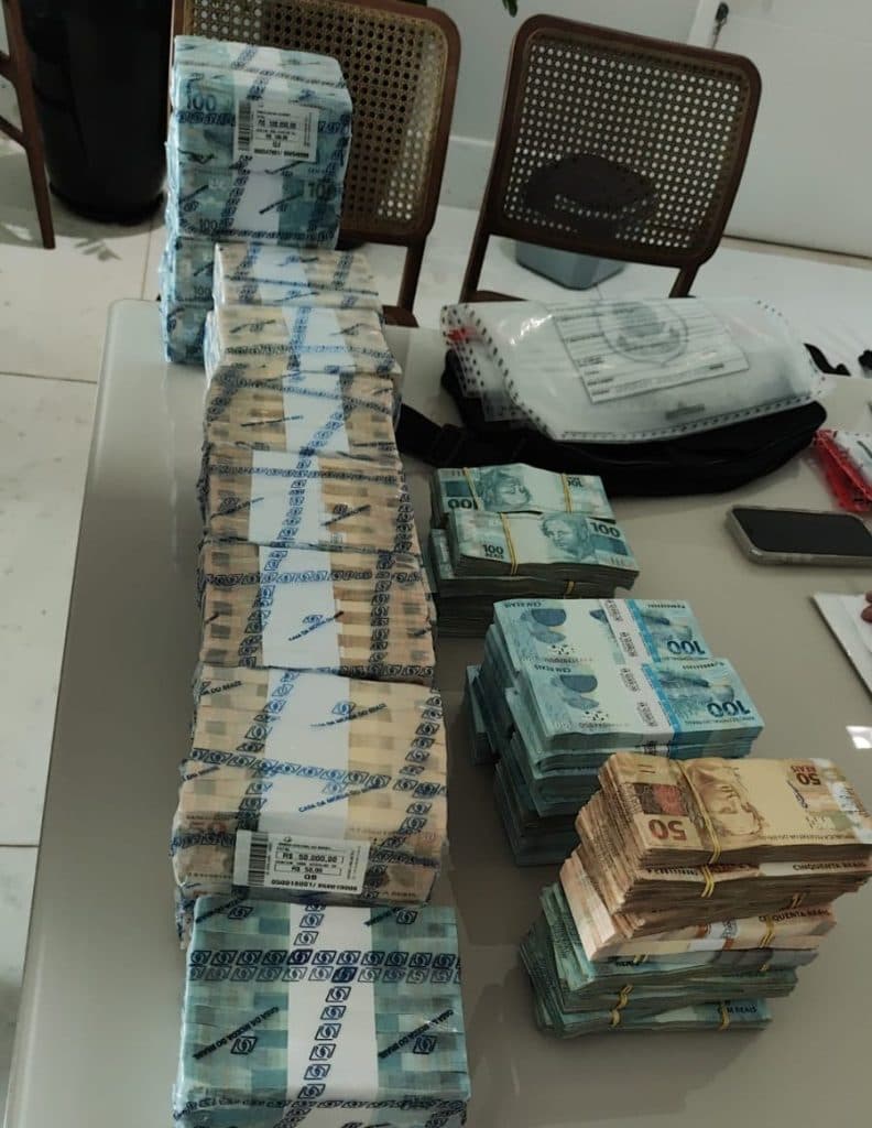 FOTO: Veja a imagem do dinheiro apreendido pela PF na casa do servidor público