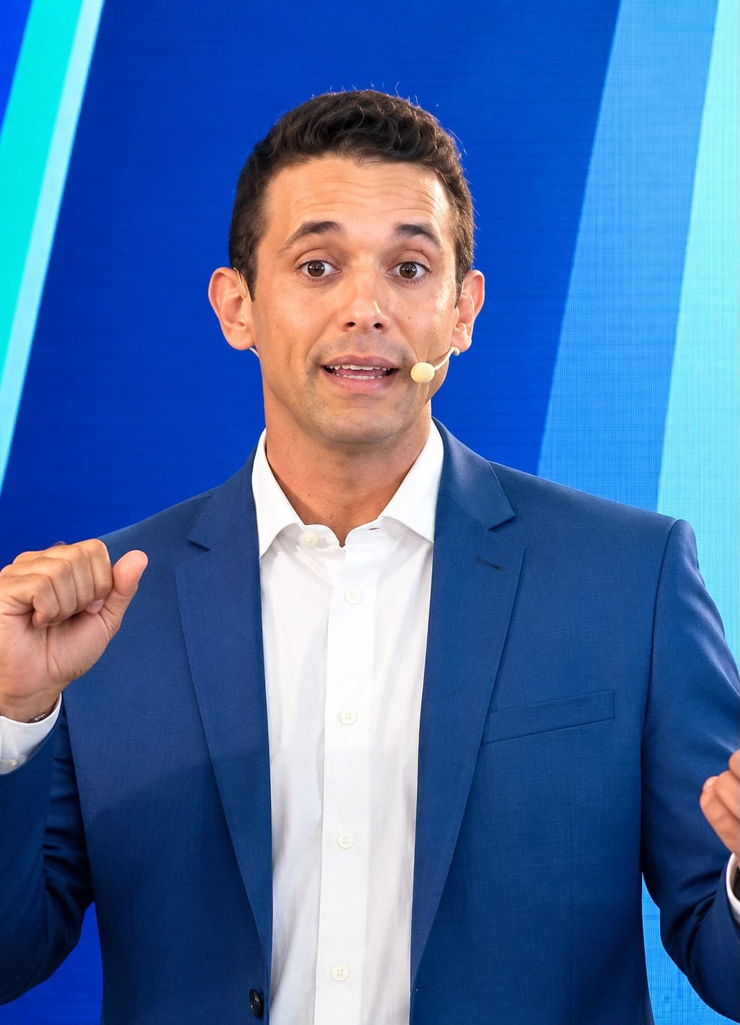 Justiça condena Allyson por ataques a Álvaro e garante direito de resposta na TV e no rádio