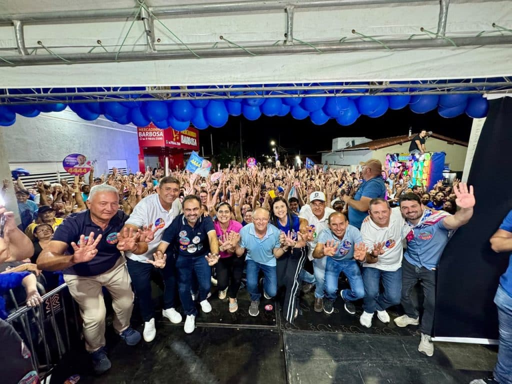 Benes reúne multidão em Lajes, recebe o apoio de 7 dos 8 prefeitos da Região Central e presta contas dos mais de R$ 100 milhões em recursos