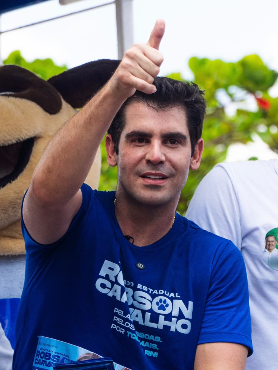 Robson Carvalho cresce na reta final e aparece em 3º lugar em nova pesquisa para deputado estadual