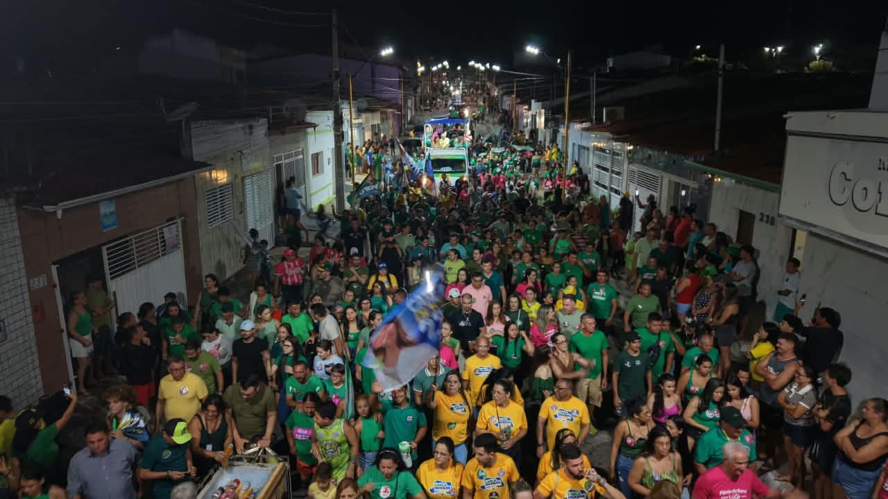 [VÍDEO] CARAVANA 22: Álvaro Dias arrasta multidão em grande mobilização pelas ruas de Nova Cruz