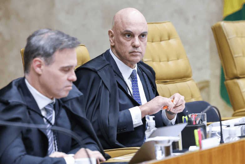 Senadores articulam pedido de impeachment contra Mendonça com base em relatório de Moraes