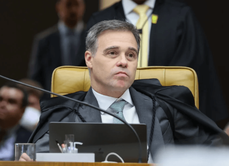 Mendonça diz à PF que não conseguiu acessar celular de Vorcaro e pede suporte técnico