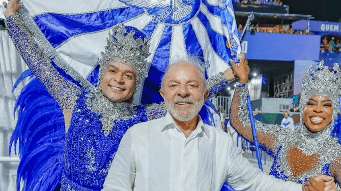 TSE admite ação e vai analisar denúncia de Flávio contra Lula por suposto abuso de poder político e econômico em desfile de Carnaval
