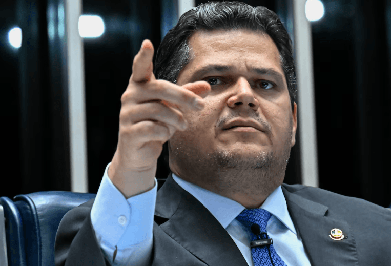 Alcolumbre é alvo de três novas representações no Conselho de Ética do Senado por ‘engavetar’ pedidos de impeachment de ministros do STF