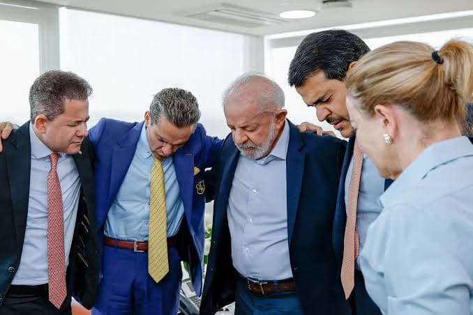 SINCRETISMO POLÍTICO: Deputado que foi alvo da PF é amigo de Mendonça, já orou com Lula e defendeu Jorge Messias no STF