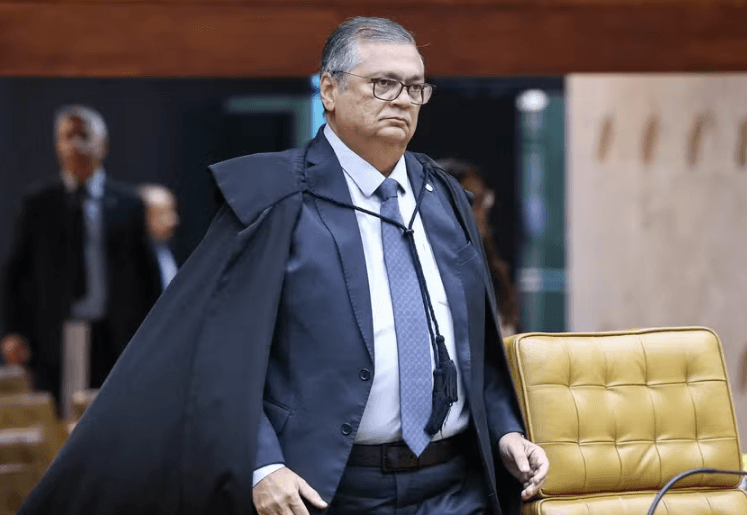 Dino cita atuação de Cezinha de Madureira em despachos com ministros do STF e honorários de R$ 1 milhão