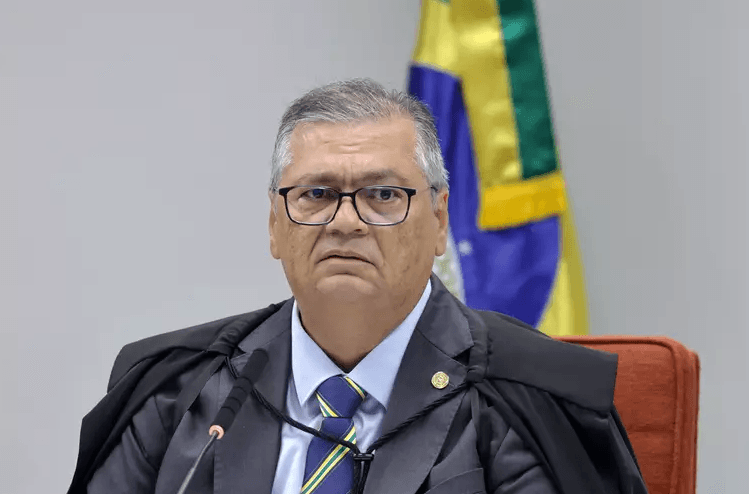 Dino derruba sigilo de ação da PF no caso Dark Horse, filme sobre Bolsonaro