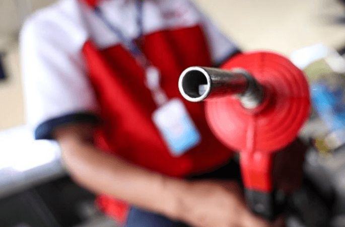 Às vésperas da eleição, governo Lula prorroga subvenção ao diesel por mais 30 dias